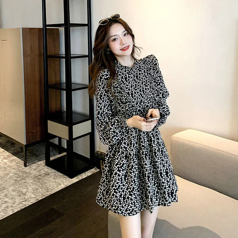 

High-waisted Long-sleeved Retro Floral Dress Women Autumn Design Ruffled Temperament A-line Skirt O-neck 2022 Elegant Pastoral
