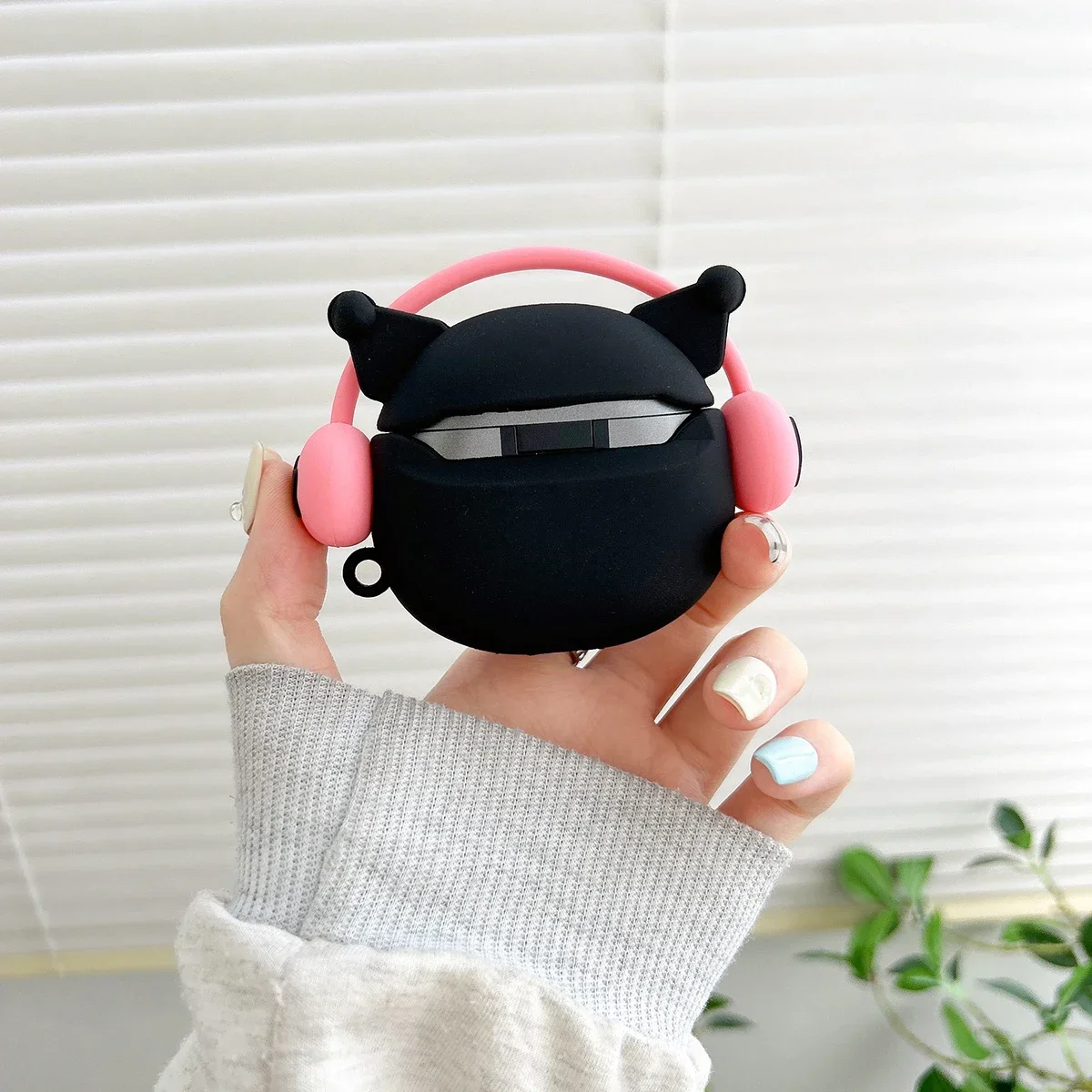 Силиконовый чехол для наушников Sanrio Kuromi
