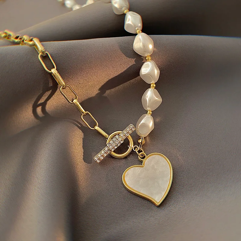 

Fashion Baroque Imitation Pearl Hollow Heart-Shaped Pendant Chain Geometry OT Clasp Necklace Women Jewelry Party Present