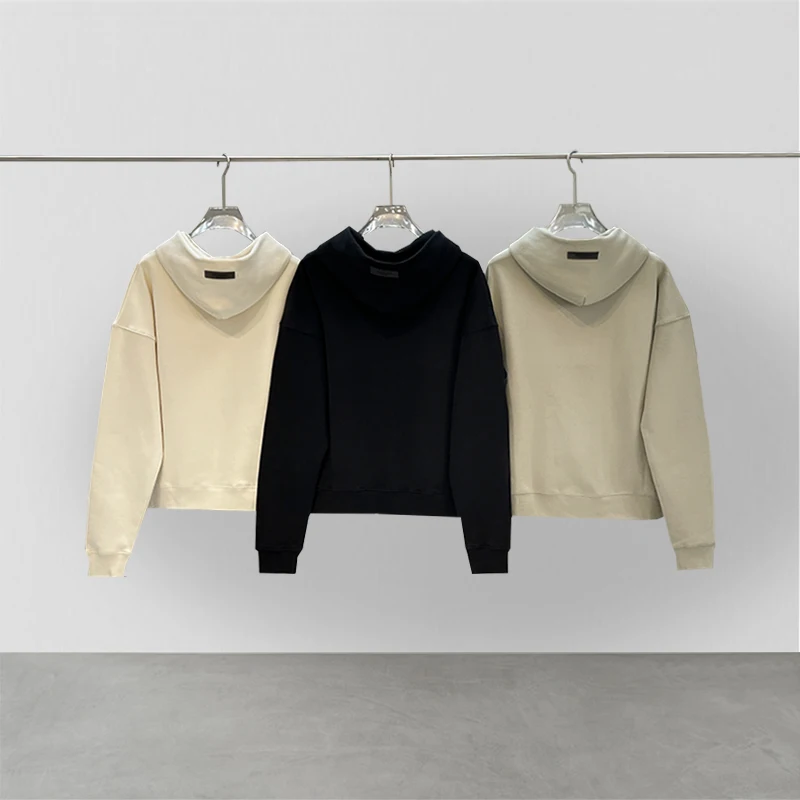 Рисунок 2 - Модный классический базовый свитшот с капюшоном