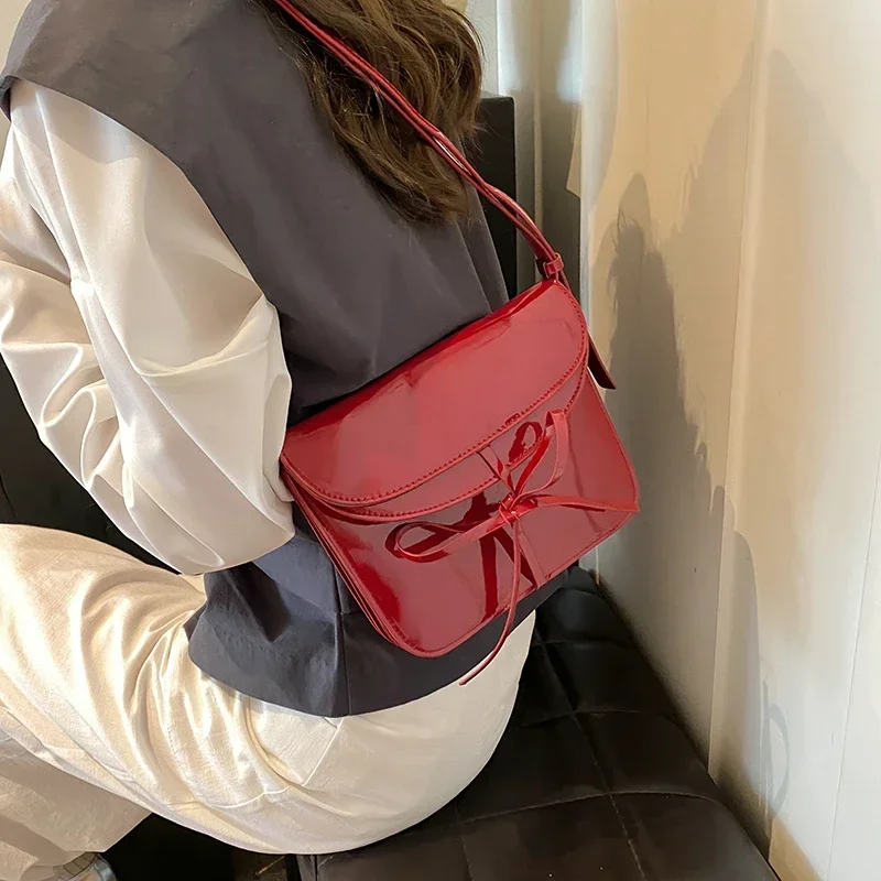 Квадратные сумки через плечо с клапаном и карманом однотонное внутреннее