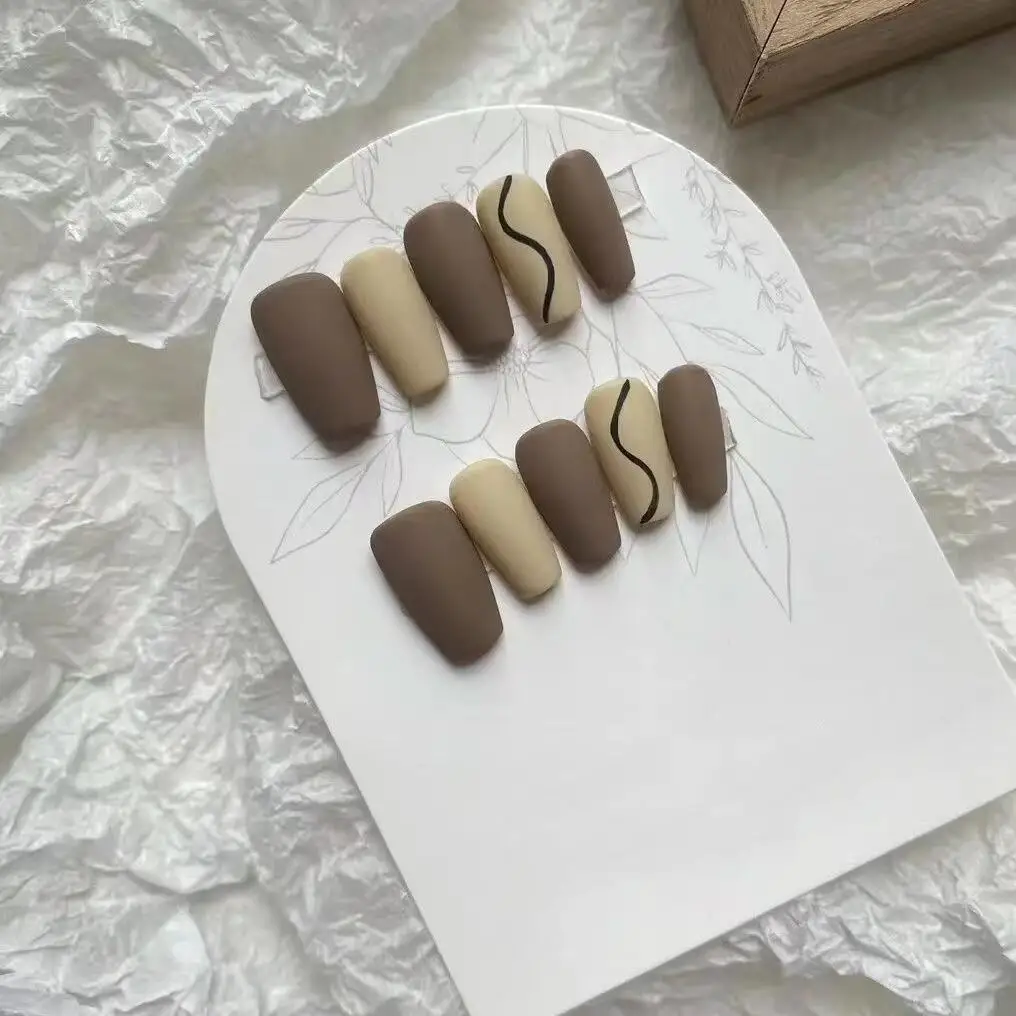 

Handmade Korean Press on Nails Brown Short-length Coffin Design Reusable Adhesive Fake Nails Full Cover Nail Tips for Girls