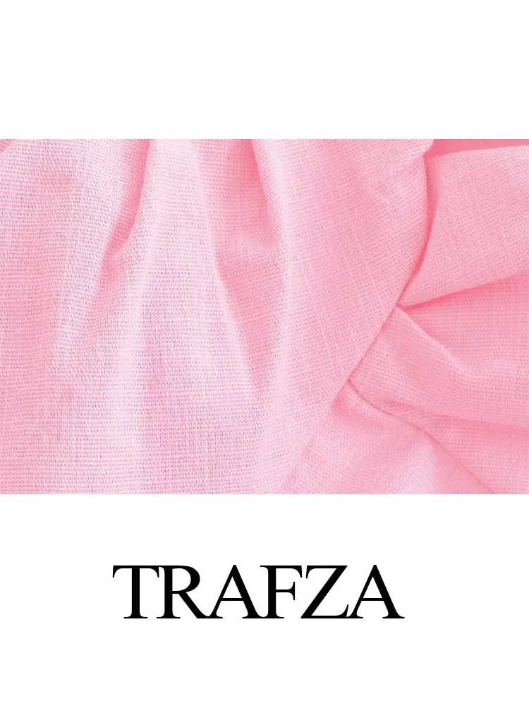 Женское летнее платье без рукавов с разрезом на подоле