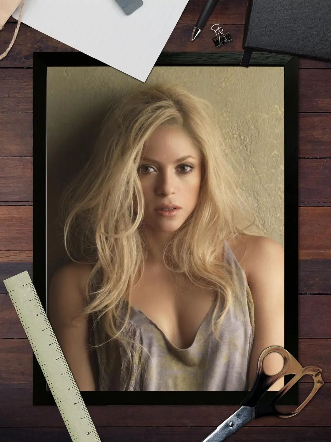 Печать на холсте &quotШакира&quot классический стиль