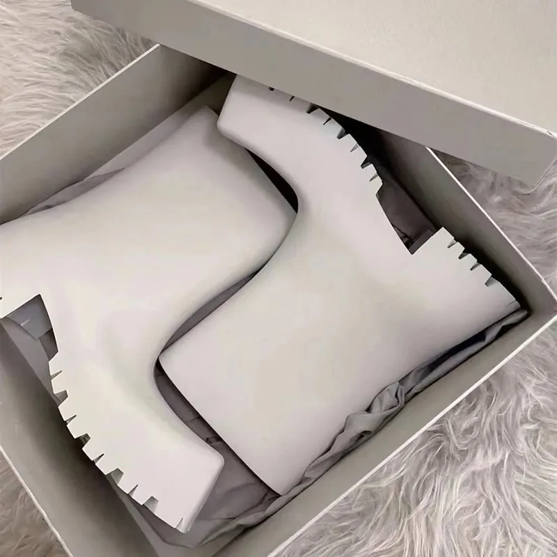 

New Boots Spring Autumn Fashion Square Head Thick Soled Rain Boots Anti Slip Waterproof Work Boots British Style Couple Shoes