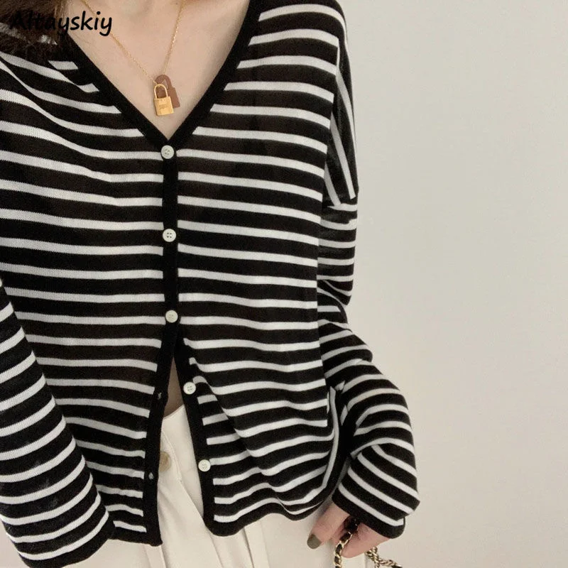 

Striped Women Spring Long Sleeve V-neck Knitted Outwear Loose Sun Protection OL Gentle Lazy Sweaters Korean Fashion Ins