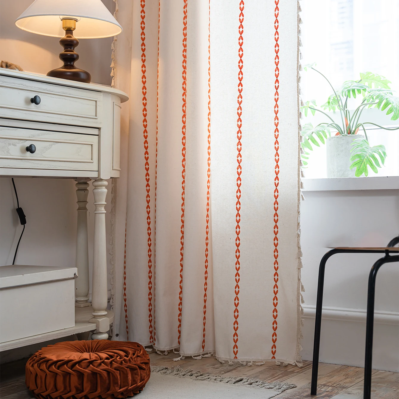 Полузатемняющие шторы декоративные занавески в богемном стиле с оранжевой