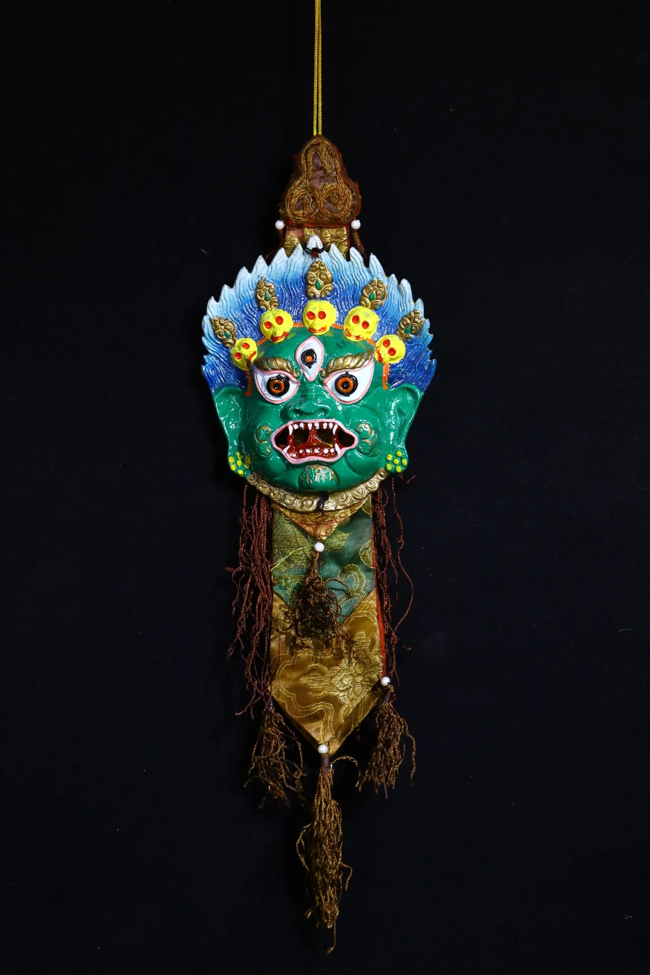 

20" Chinese Folk Collection Old Bronze painted three eyes Vajra Buddha head skull head mask Amulet prayer flags Town house