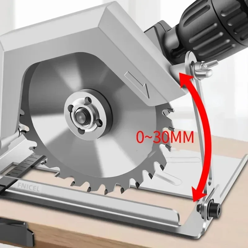 Электрическая дрель в переходник для электрической циркулярной пилы