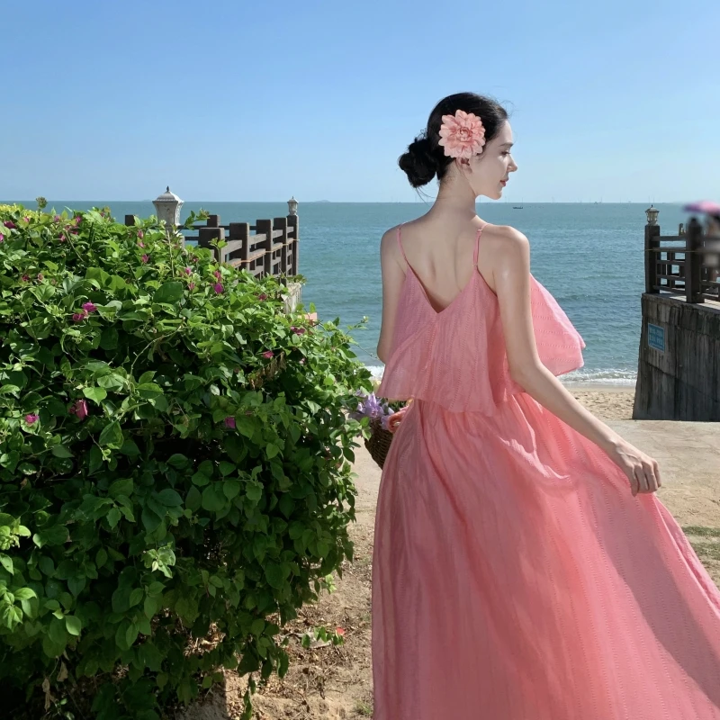 Розовое платье на бретельках для отпуска женское путешествий в Таиланде