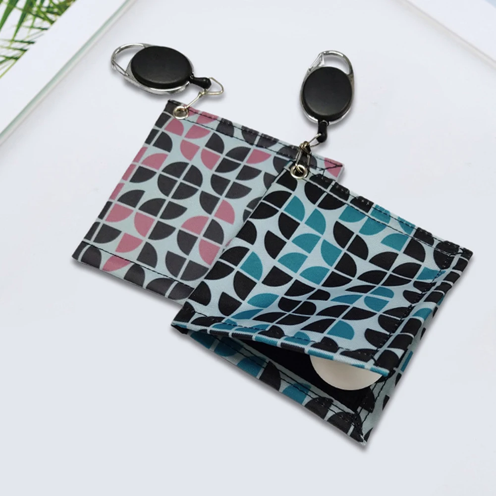 

Waterproof Square Golf Ball Cleaning Towel with Retractable Carabiner Keychain Hook Mini Golf Ball Club Head Cleaner Dropshippin