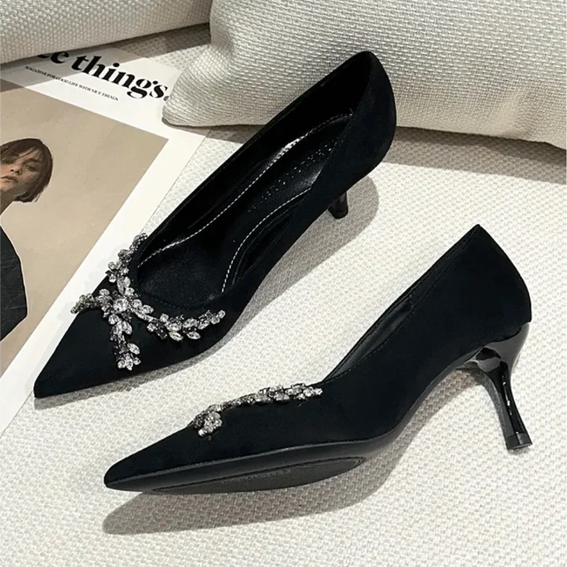 Атласные черные туфли-лодочки с острым носком женские туфли без шнуровки на