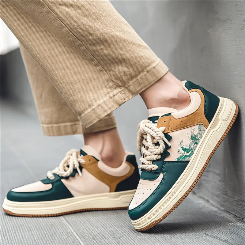 Hot Sale Harajuku Style Skateboard Shoes Men Spring Fashion Print Canvas Sneakers Men Low top Platform Men Sneakers Board Shoes