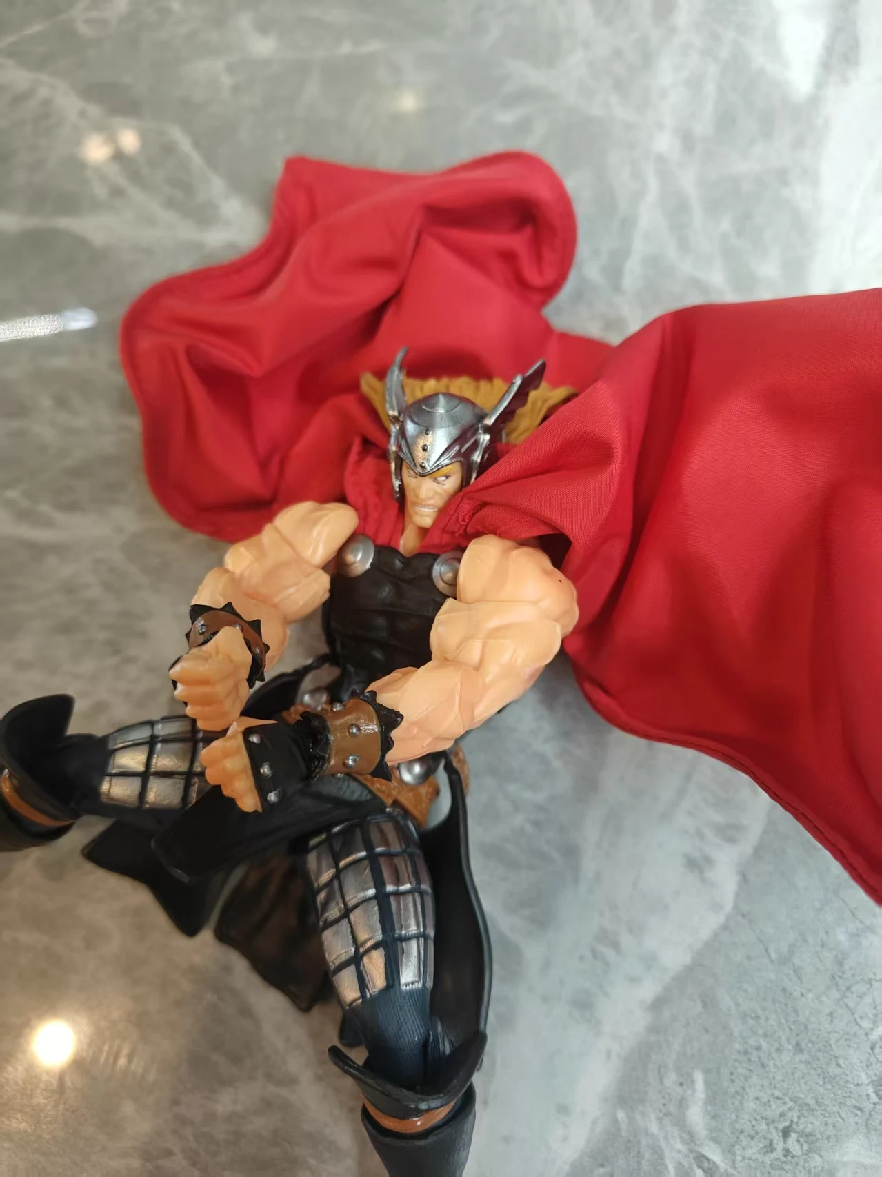 Фото В наличии: Коллекционная фигурка Marvel Thor Amazing Yamaguchi Revoltech Kaiyodo Style, ПВХ, аниме-фигурка, игрушка, подарок №5