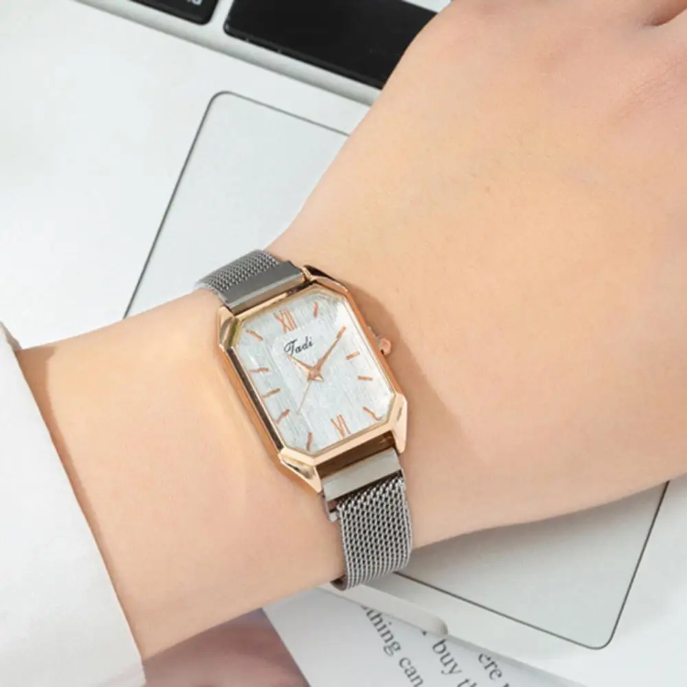 Женские кварцевые часы с квадратным циферблатом магнитным сетчатым браслетом