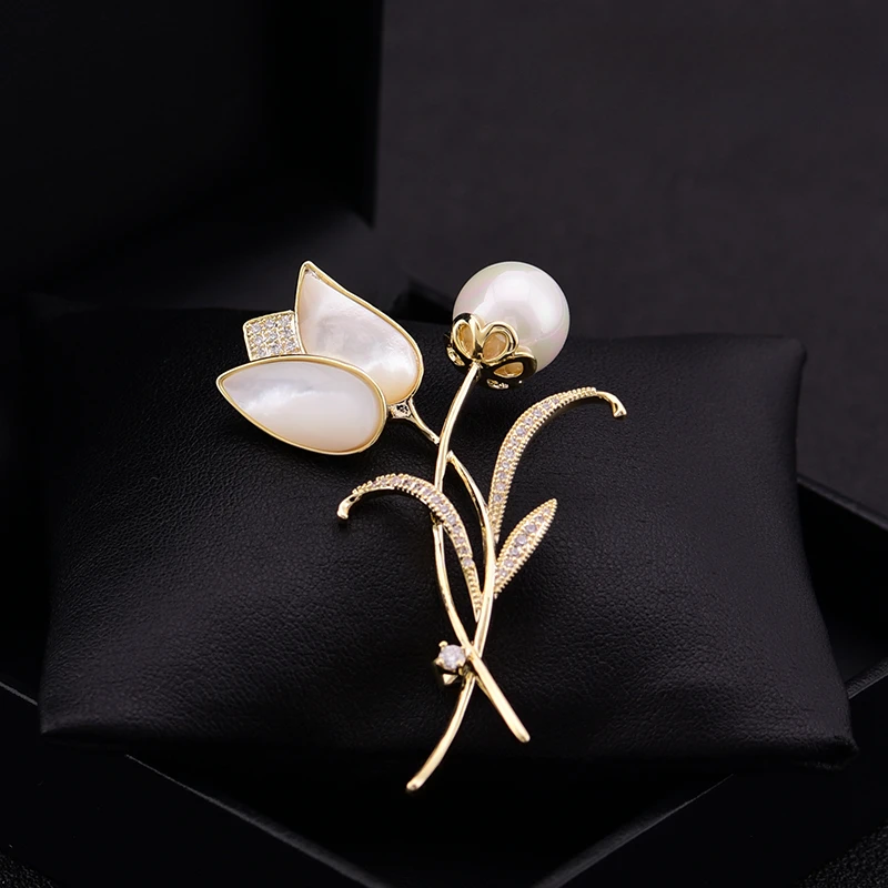 

Tulip Flower Brooch Women Elegant Graceful Pearl Pin Suit Neckline Decoration Retro Elegant Japanese Style Shawl Buckle Jewelry