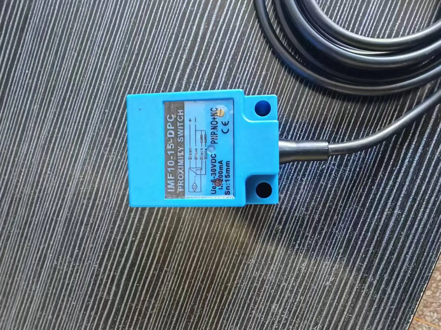 CHUX Индуктивный датчик приближения переключатель квадратного типа PNP NO NC + 15 мм