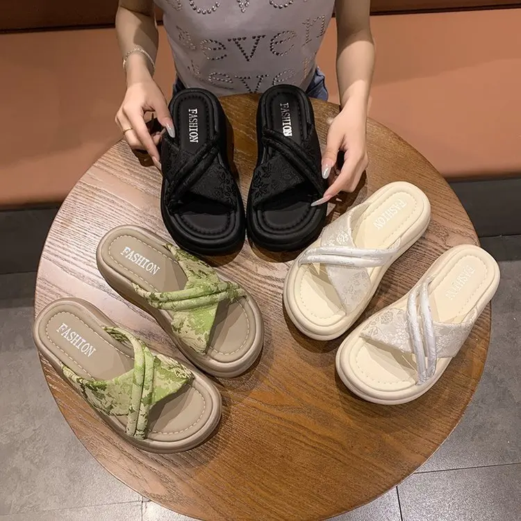 Пляжная обувь женские тапочки уличные шлепанцы на платформе с открытым носком