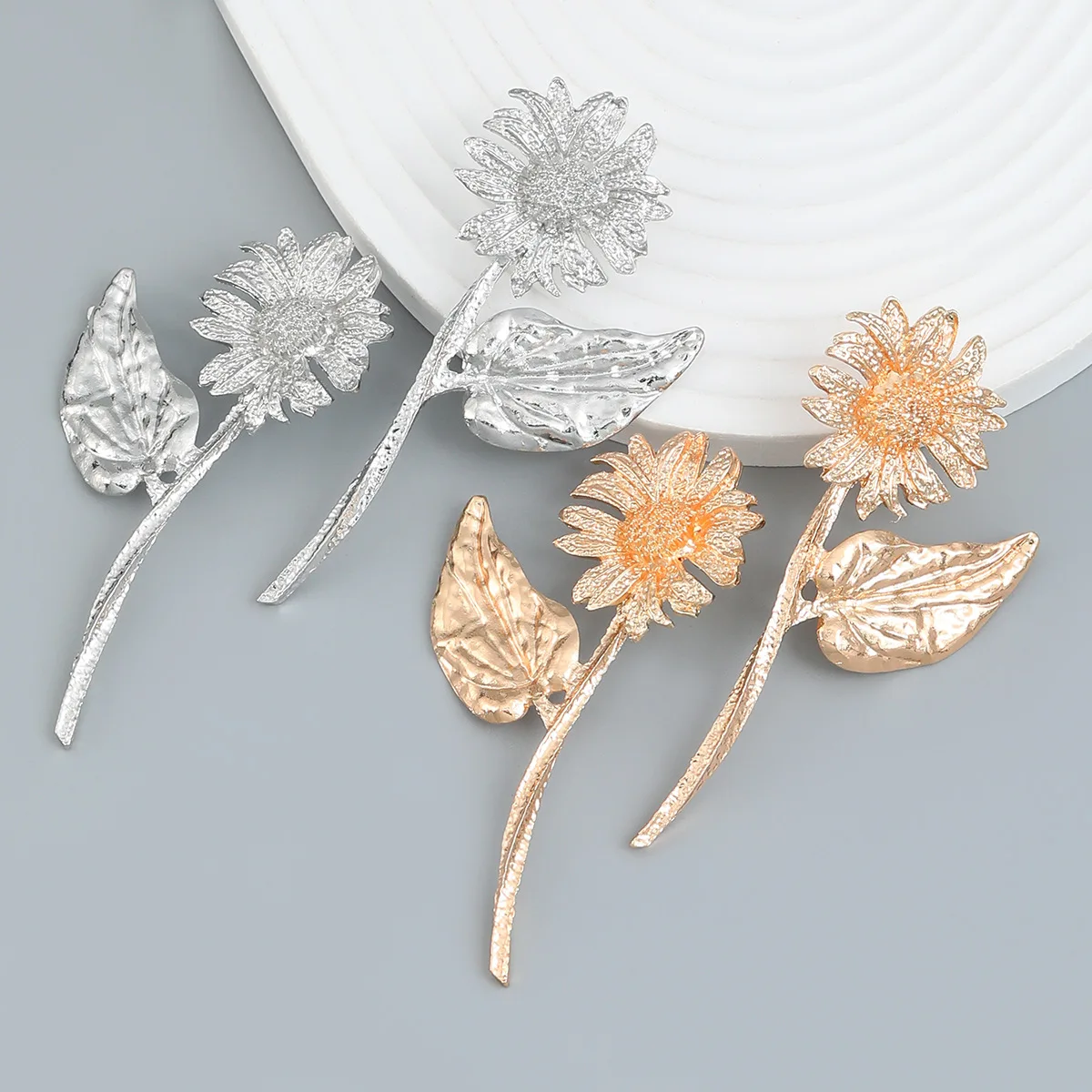 2024 новые модные женские винтажные длинные металлические серьги-капельки с