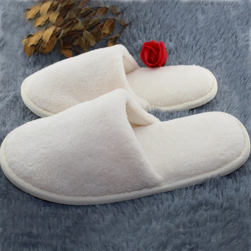 

5 Pairs Of Men's And Women's Hot Spring Slippers White Fluffy Coral Bristle Closed Toe Slippers, Suitable For Spa, Party Guests,