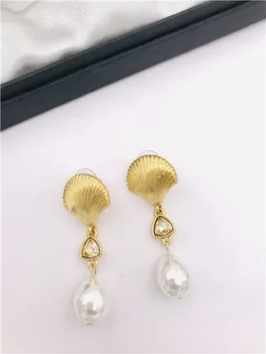 

Europe And The United States Long Asymmetrical New Scallop Shell Modeling Crystal Pearl Ocean Wind Ear Stud