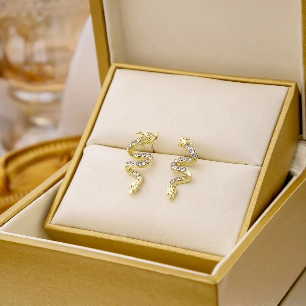 Серьги-гвоздики в китайском стиле с драконом ювелирные аксессуары эффектные