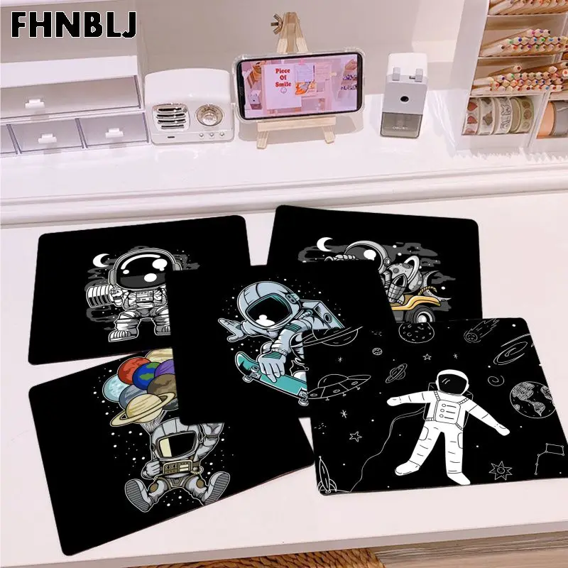 

Boy Gift Pad Space Astronaut Planet Beautiful Anime Mouse Mat Top Selling Wholesale Gaming Pad mouse