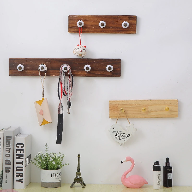 

Крючок-вешалка для ключей из массива дерева, на стену