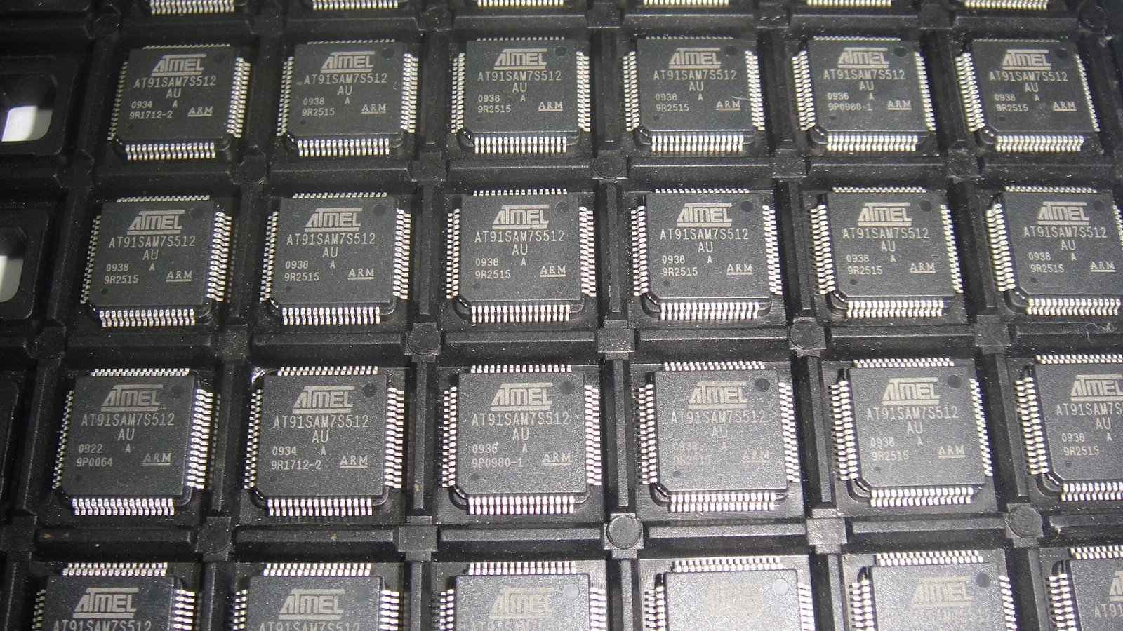 

1 Piece AT91SAM7S512-AU TQFP-64 AT91SAM7S512 QFP Chip IC New Original