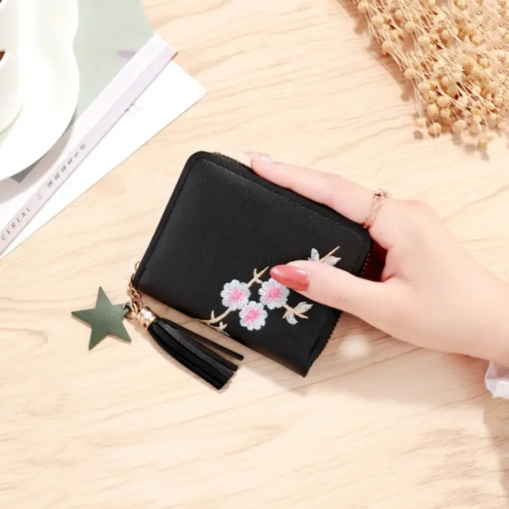 Маленький кошелек с вышивкой цветущей сливы Женский мини кисточкой милый