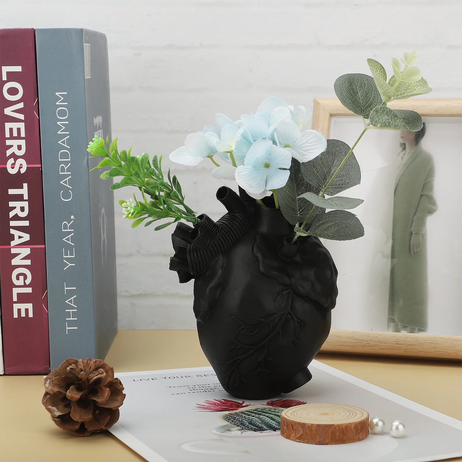 

Floral Decoration Flower Container Heart Shape Resin Vase Nordic Home Decor Interior Decoration Vase Luxury Room Planter Pot