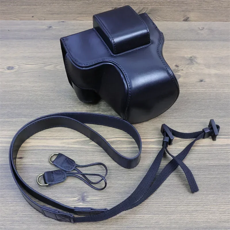 Для камеры Canon EOS R50 (объектив 18-45 мм) Защитный чехол из искусственной кожи с нижней