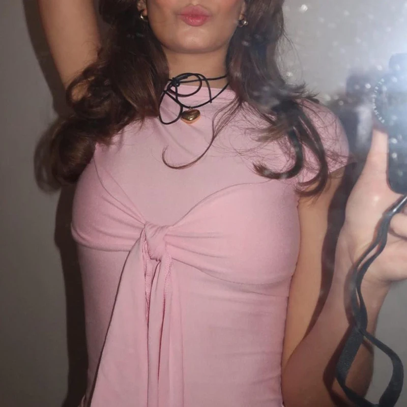 Женская футболка с круглым вырезом