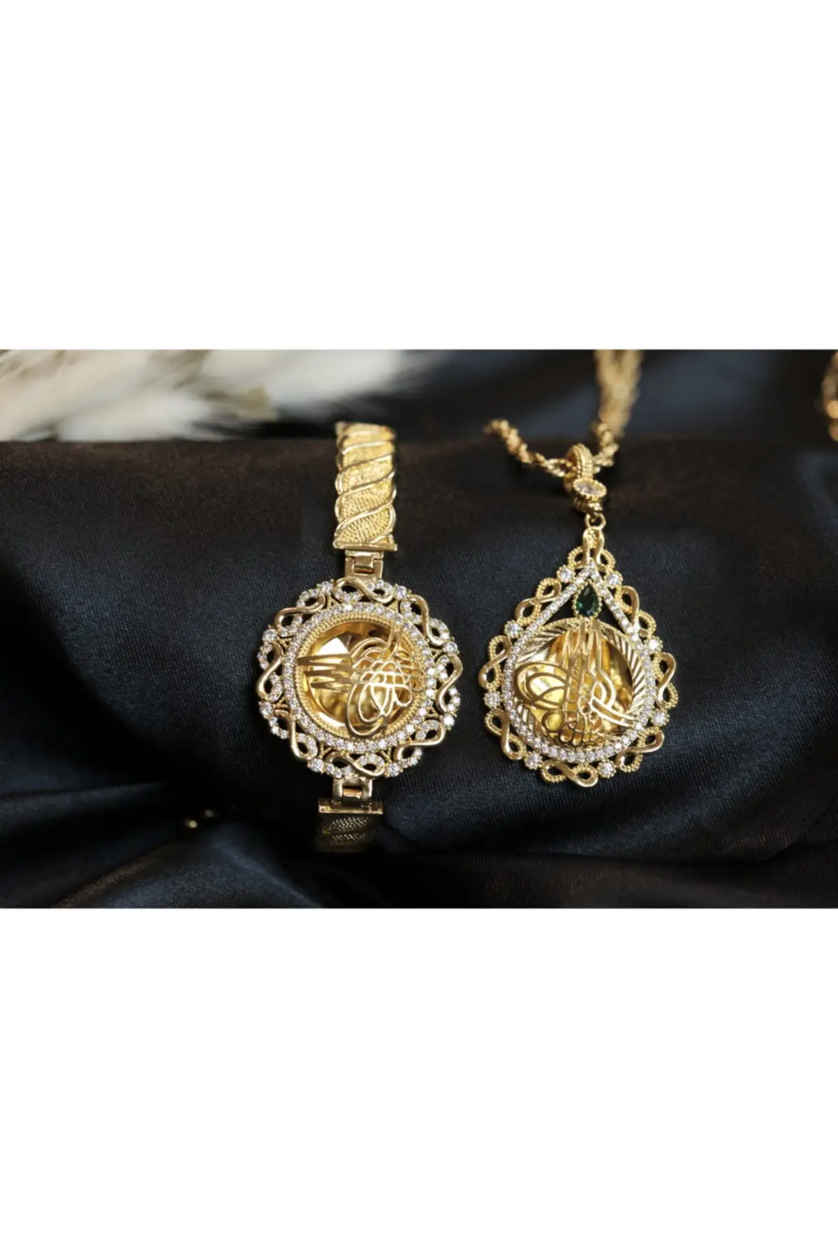 

Women's Fashion Jewelry Tuğra Necklace Bracelet Sets