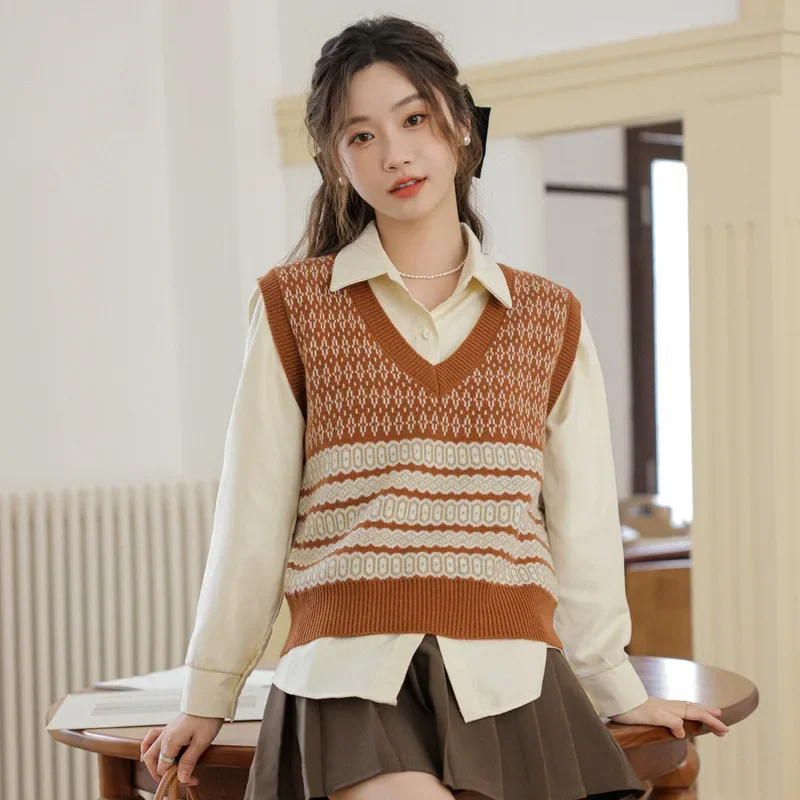 Женский вязаный свитер жилет осень 2023 новый стиль корейская версия многослойная