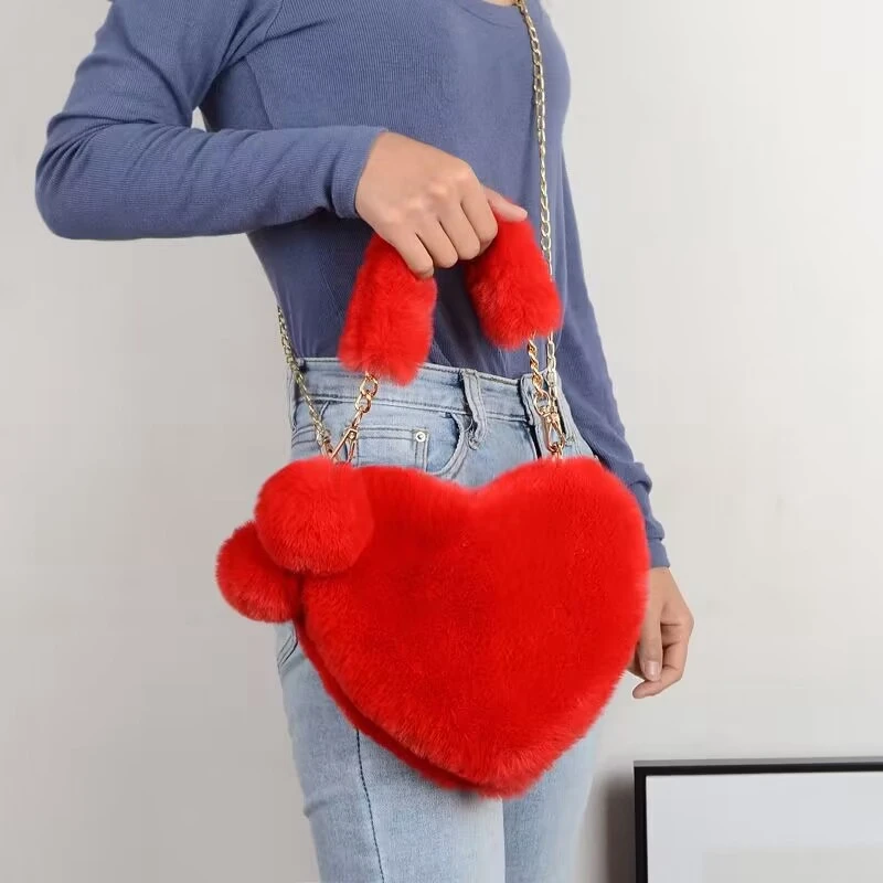 Women's Heart Shaped Handbags Cute Faux Fur Crossbody Bags Plush Chain Shoulder Bag Lady Messenger Bag