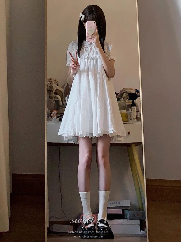 Женское короткое платье с вышивкой свободное повседневное белое в стиле преппи