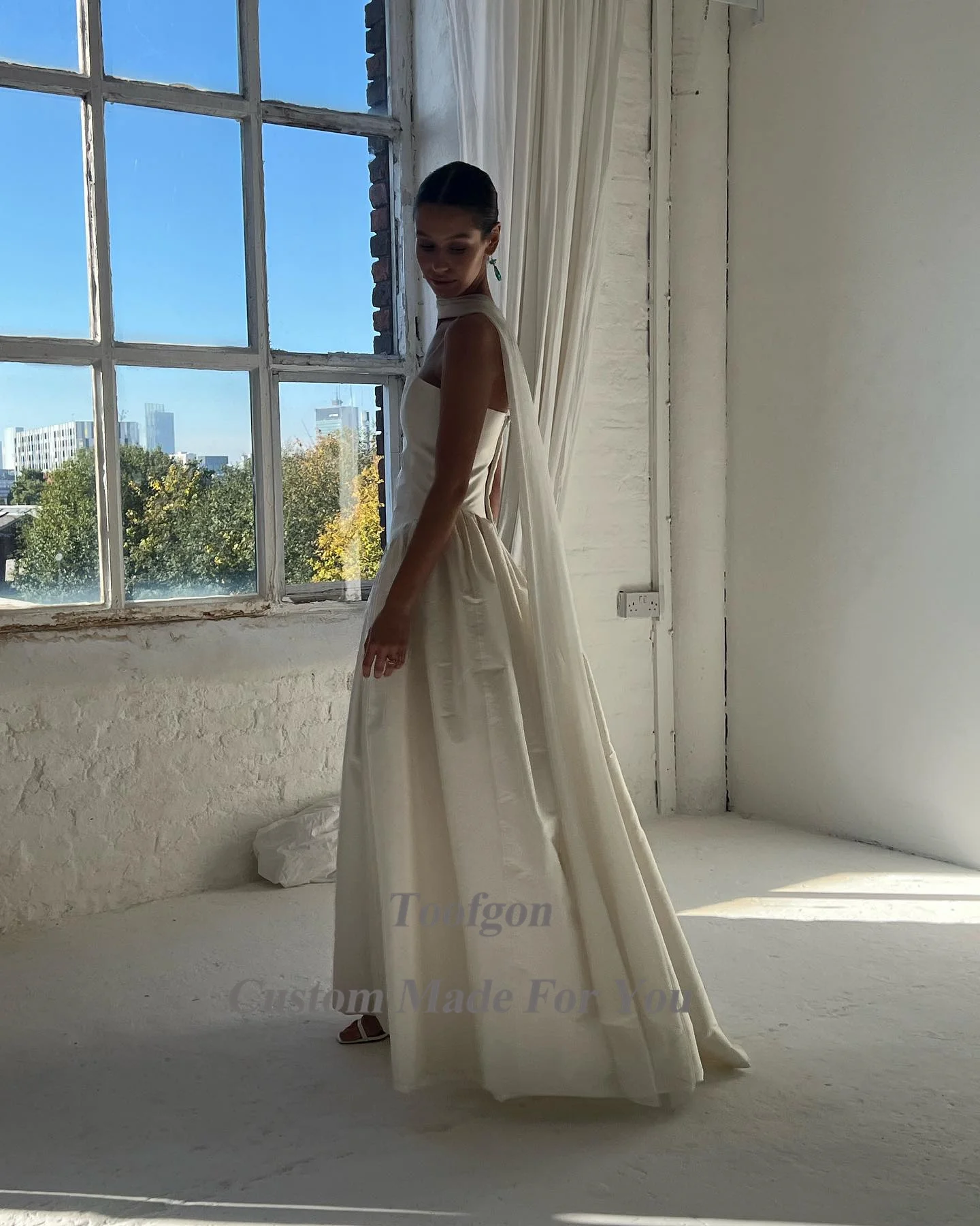 Toofan A Line Атласные длинные свадебные платья на тонких бретельках Свадебные фото