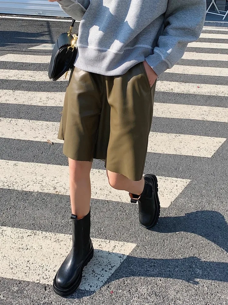 Минималистичные кожаные шорты женские осенне-зимние новые универсальные