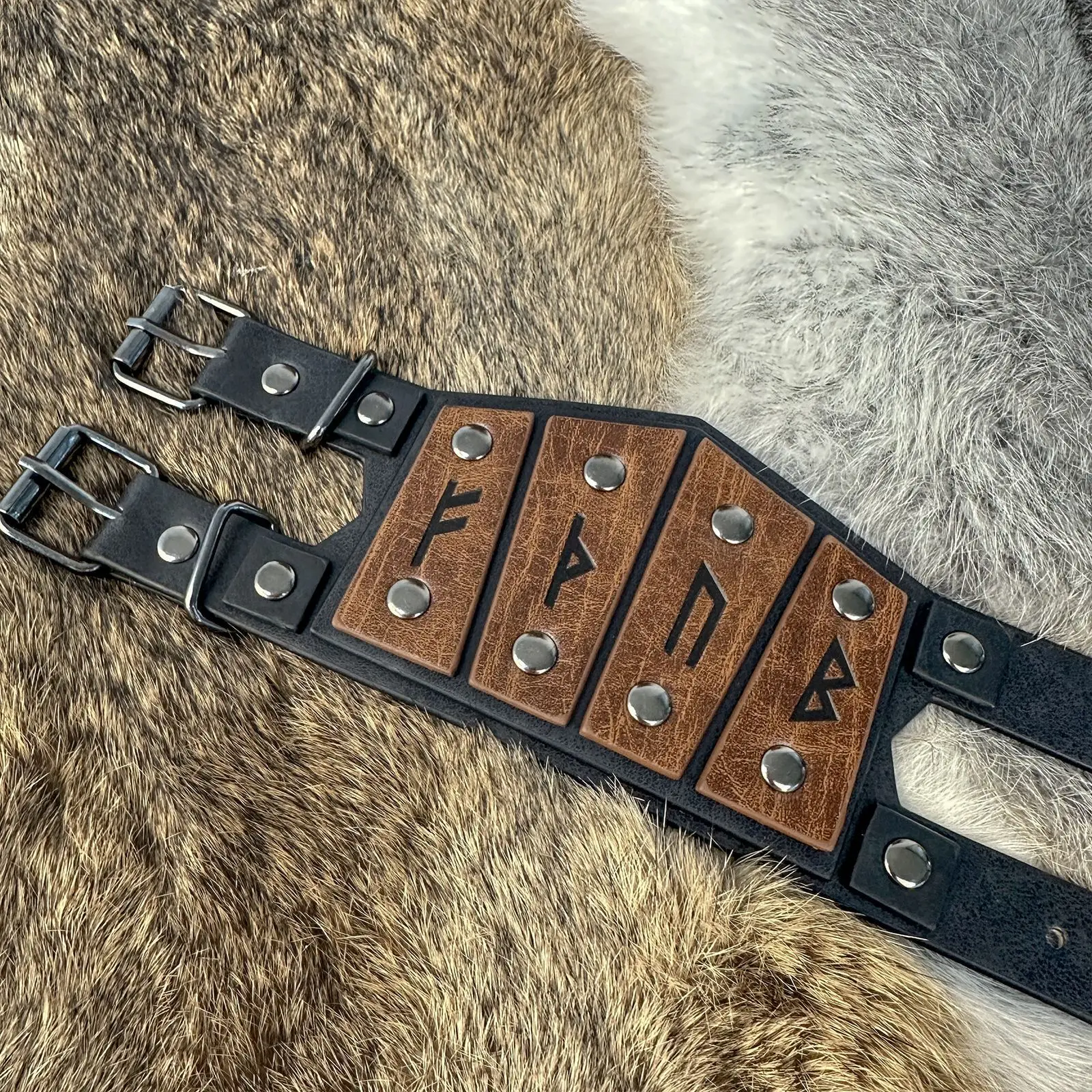 Мужской кожаный браслет