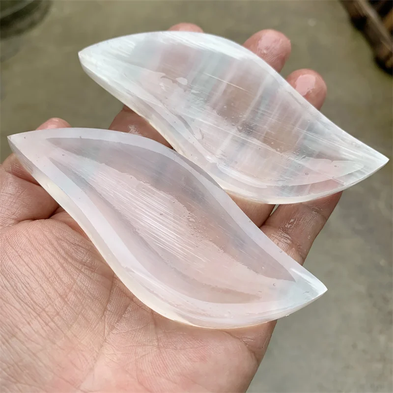

11cm Natural Selenite Leaf Shape Bowl Decor Polished Chakra Raw Crystals Healing Stone Gem Energy Quartz For Yoga DIY Gifts 1pcs