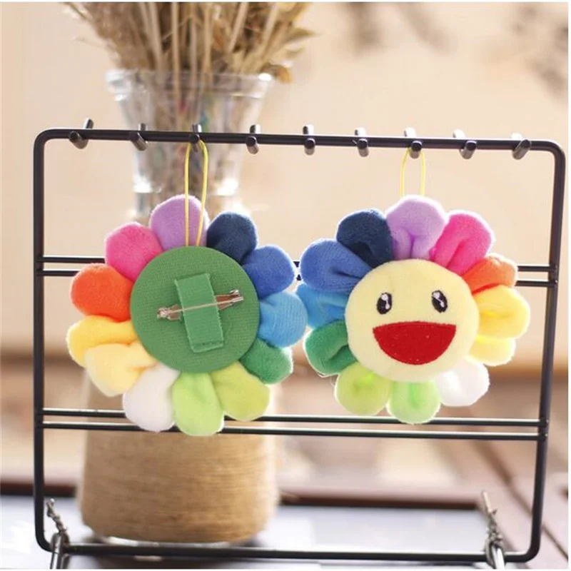 

1PCS Sunflower Brooch Plush Pendant Colorful Stuffed Toys Schoolbag Men And Women Couple Cute Brooch Clothing Accessories 10CM