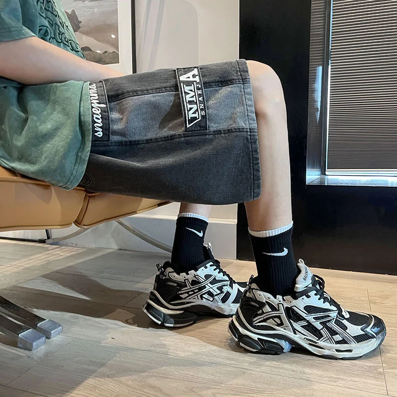 Рисунок 3 - Джинсовые шорты мужские с надписью