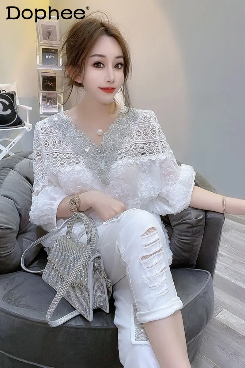 

Spring Summer 2023 New Heavy Industry Beads Three-Dimensional Petals White Shirt Women Loose V-neck Lace Long Sleeve Blouse Top