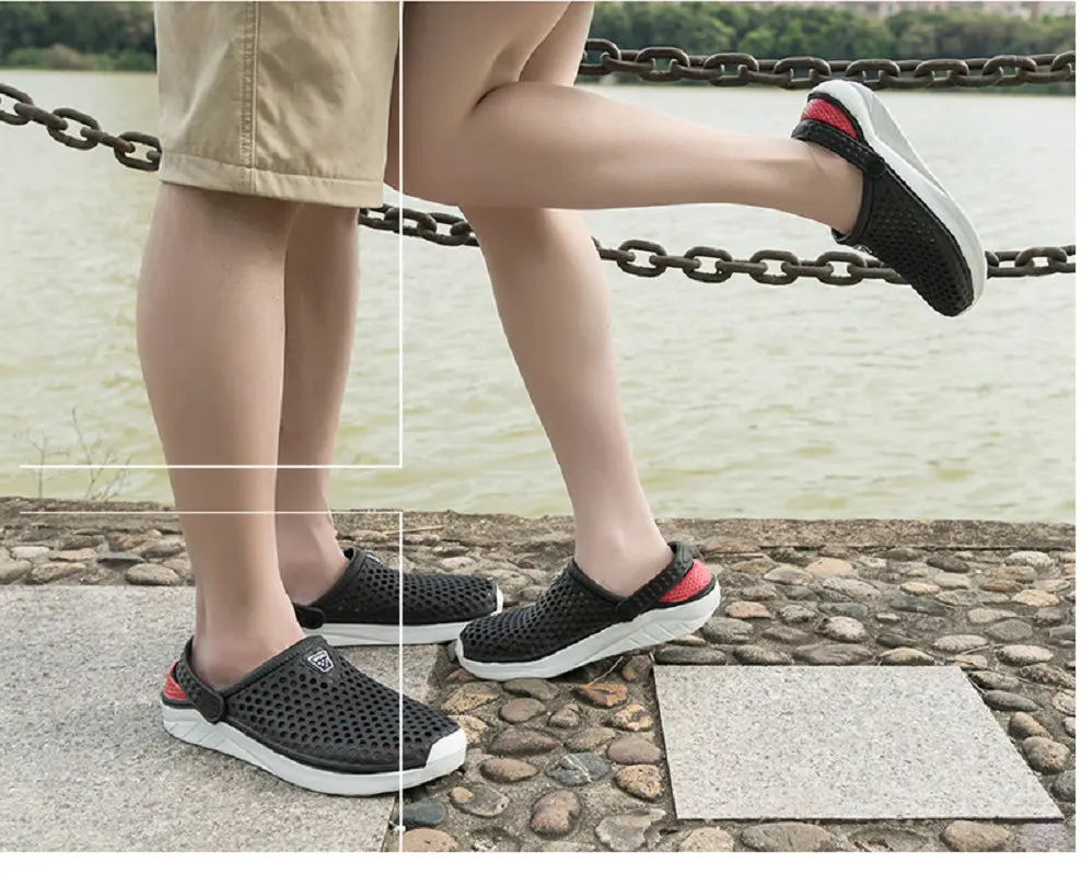 New Outdoor Fashion Breathable Shoes Clogs Women Sandals Ladies Beach Sandals Hollow Out Casual Waterproof Slippers Flats Shoes
