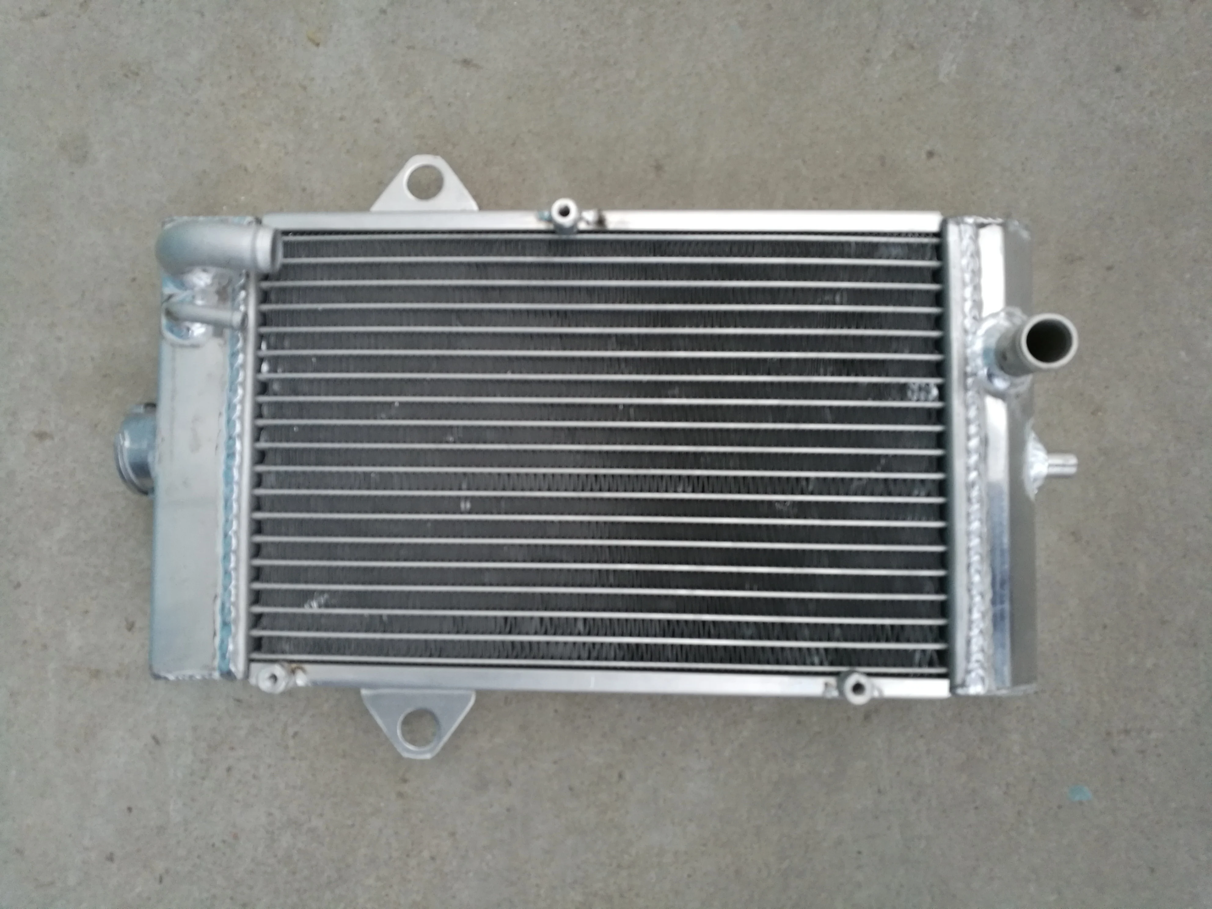 

Aluminum radiator for 2006-2013 Yamaha Raptor 700 Raptor 700R 2006 2007 2008 2009 2010 2011 2012 2013