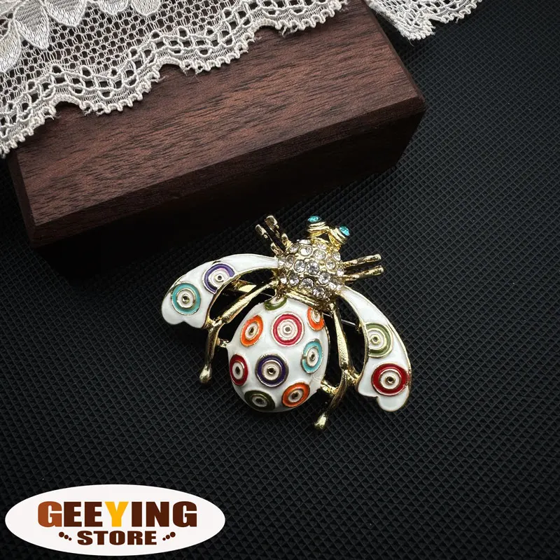 

Medieval Baroque Vintage Insects Styling Bees Drop Enamel Pearl Brooch Female Badges Wholesale