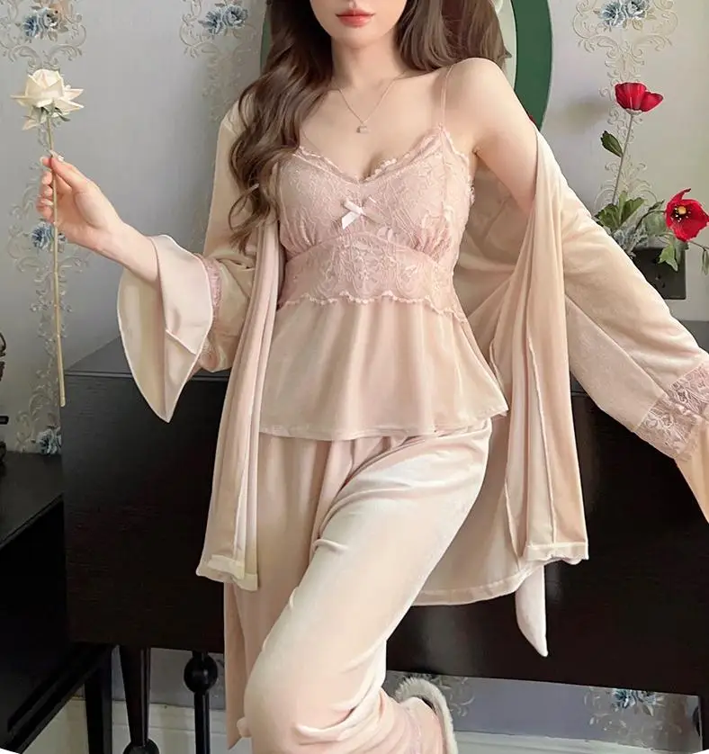 Велюровый кружевной пижамный комплект из трех предметов осенне-зимний бархатный