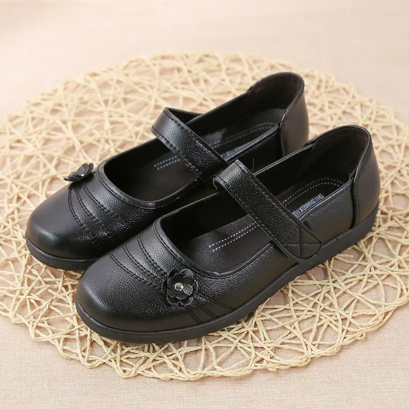 Spring Autumn Female Mary Janes Shoes Women Soft Leather Flat Shoes Female Non Slip Footwear Lightweight Mom Grandma Sandals