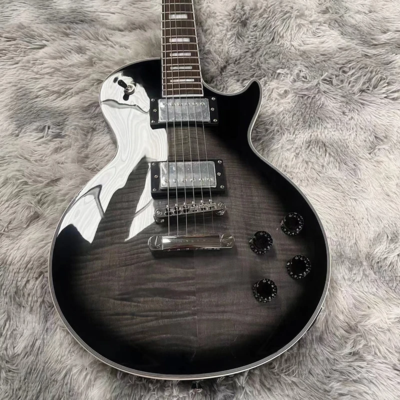 

The famous electric guitar, with cold black and gray lines, is made of solid wood, and the timbre is perfect and more moving.